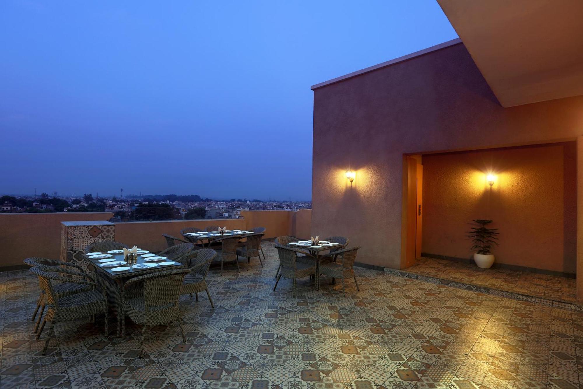 Hotel Prithvi Palace Igi Airport Delhi New Delhi Buitenkant foto